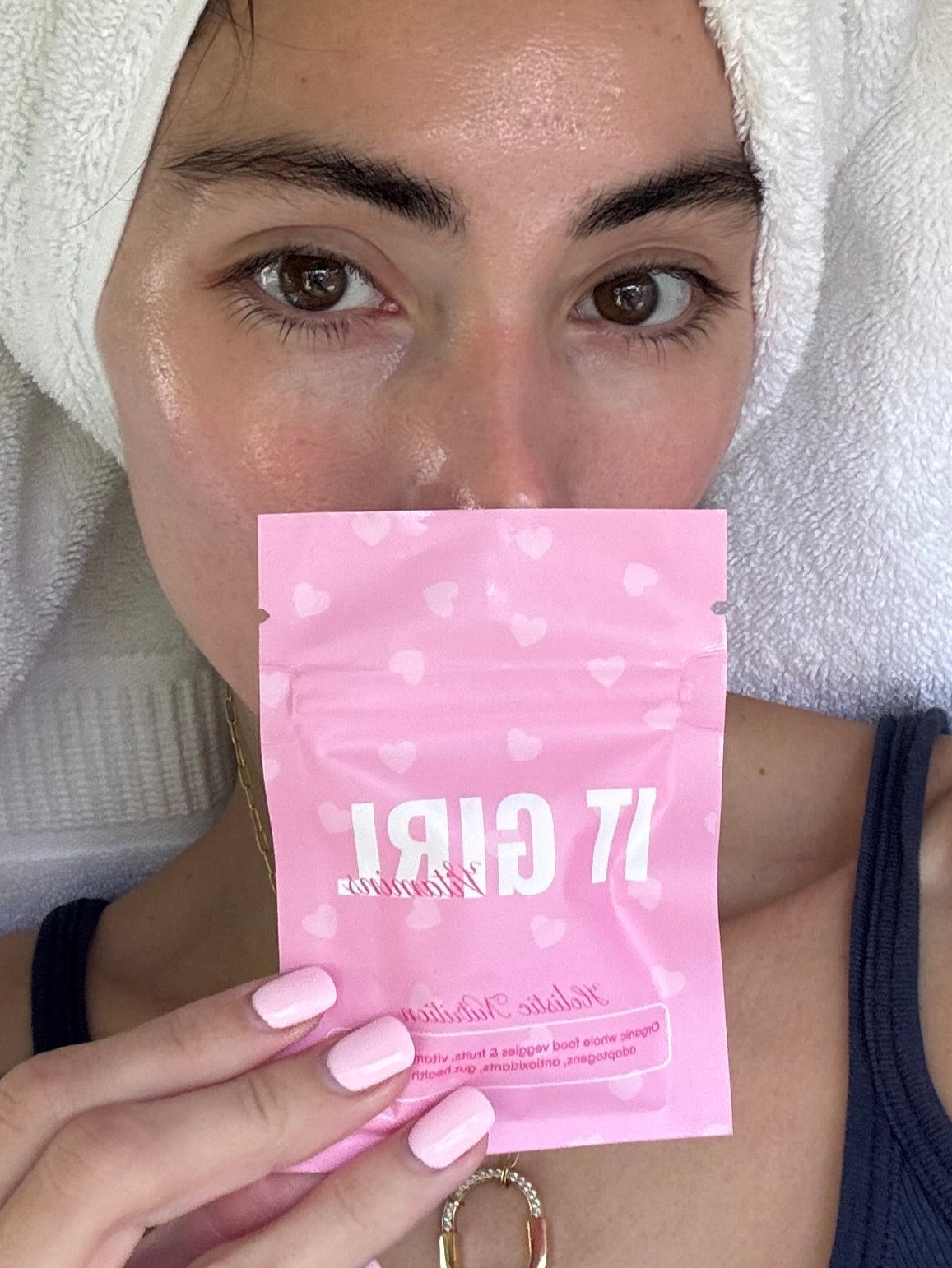 It Girl Fruit Snacks - Daily Superfoods Greens Gummies in Wild Berries